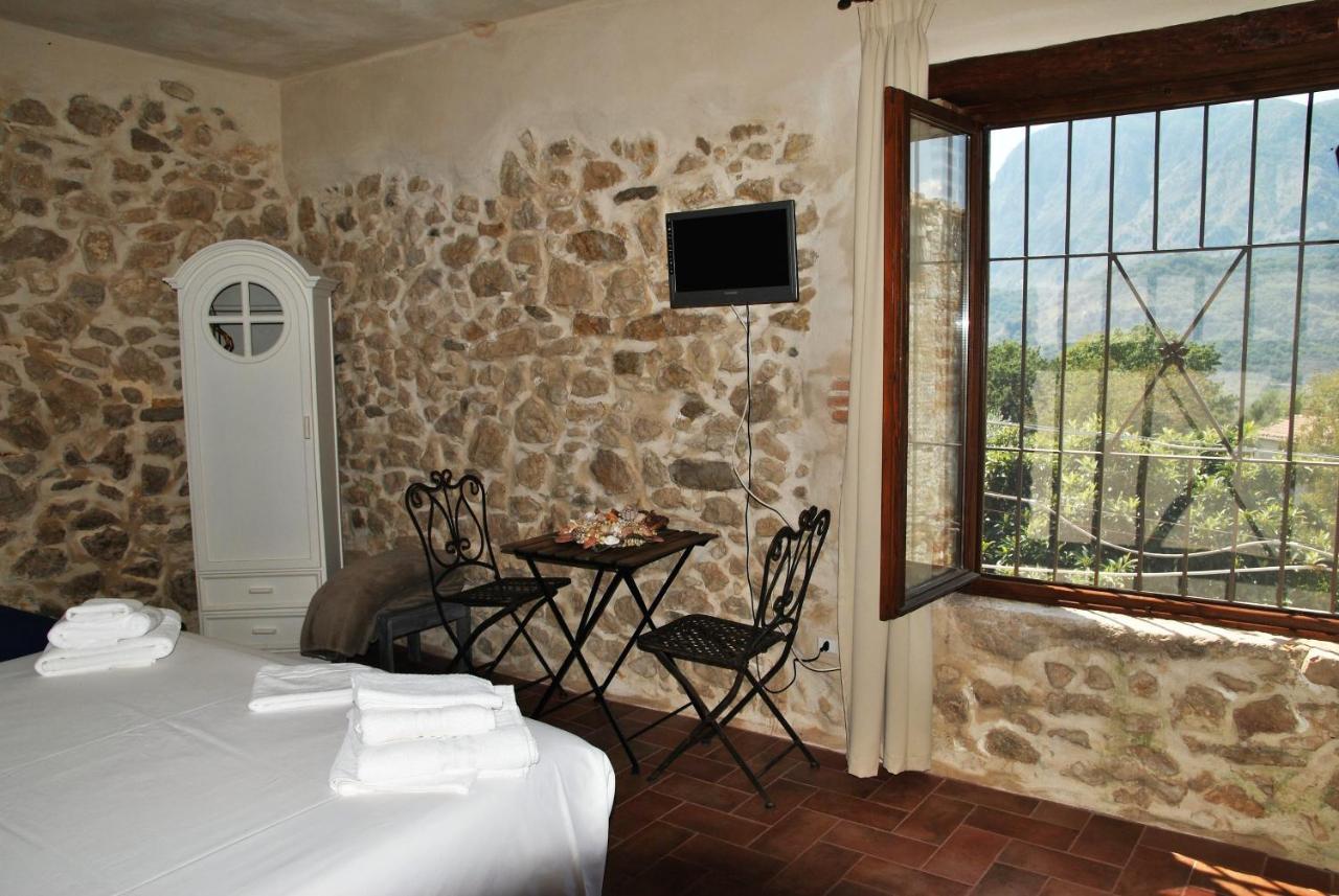B&B Milleunapietra Romantic Guest House Ausonia Exterior foto