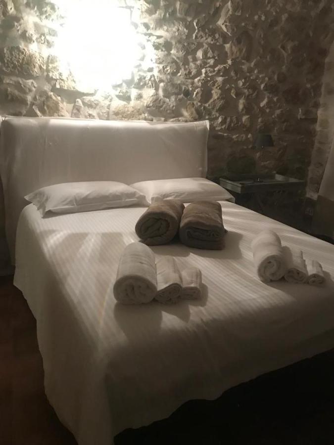 B&B Milleunapietra Romantic Guest House Ausonia Exterior foto